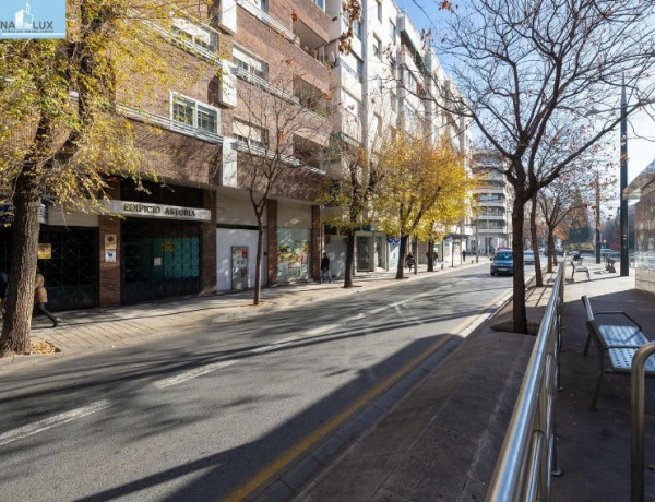 Garaje en venta en Avenida de la Constitución , Granada photo 1