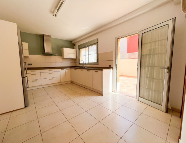 Semi-detached house for sale in Calle Cedro , Santa Lucía de Tirajana thumbnail 1