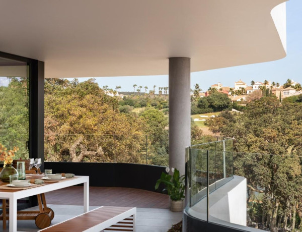 Apartment for sale in Urbanización Invespania, Sotogrande thumbnail 1
