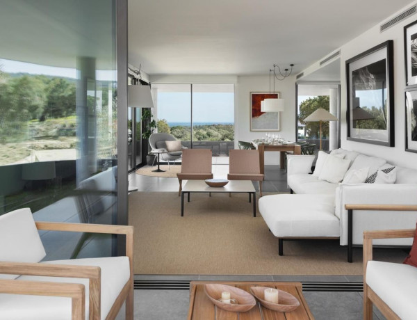 Apartment for sale in Urbanización Invespania, Sotogrande thumbnail 2