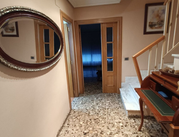 Chalet adosado en venta en Zona Llombai , Burriana thumbnail 1
