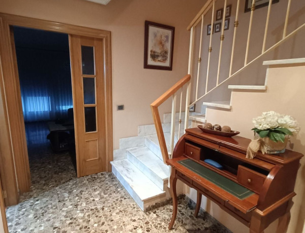 Chalet adosado en venta en Zona Llombai , Burriana thumbnail 2