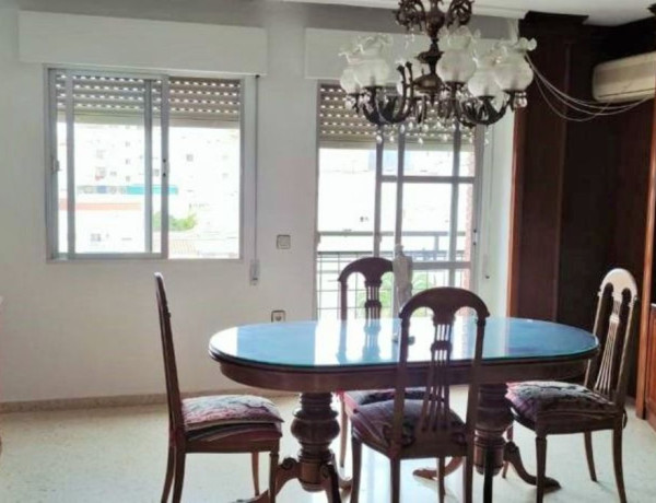 Piso en venta en Calle Pintor Barjola, Badajoz photo 1