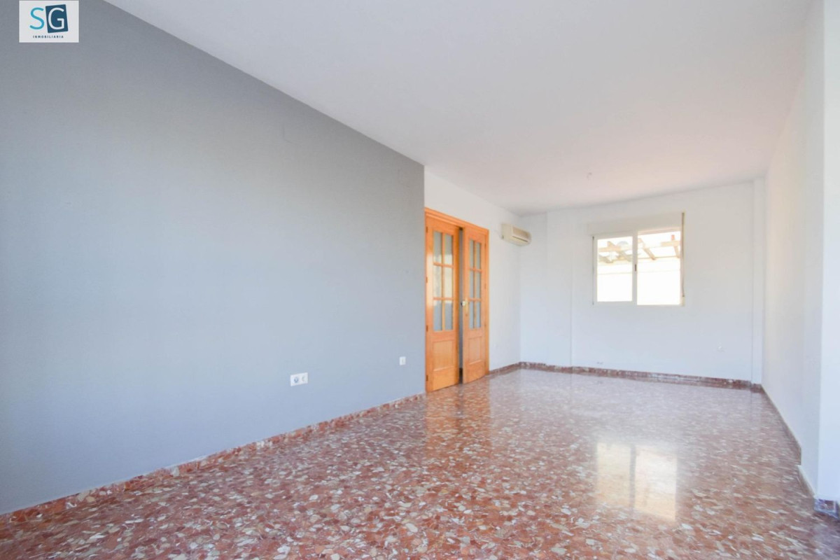 Venta de chalet adosado en , Atarfe photo 2
