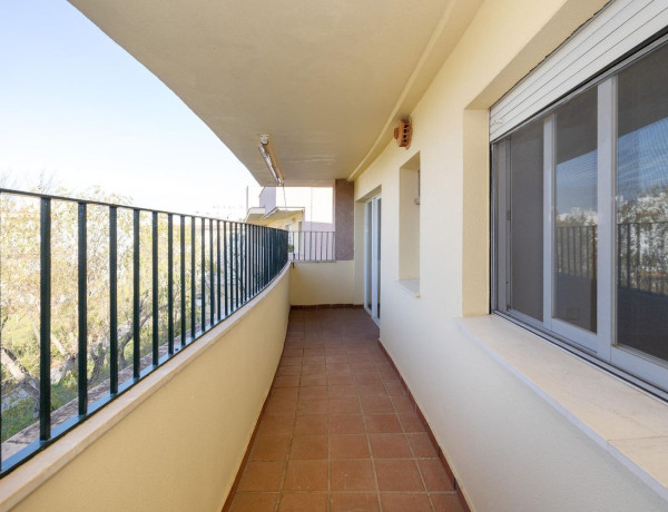 Piso en venta en  Calle de La Pinta, Mairena del Aljarafe photo 3