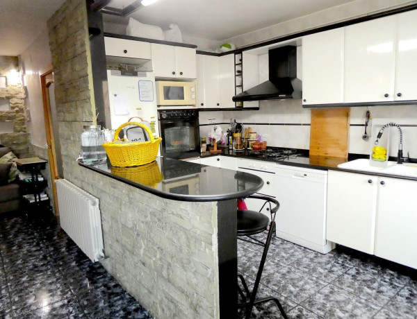 Apartment for sale in  Mercat , Rubí photo 2