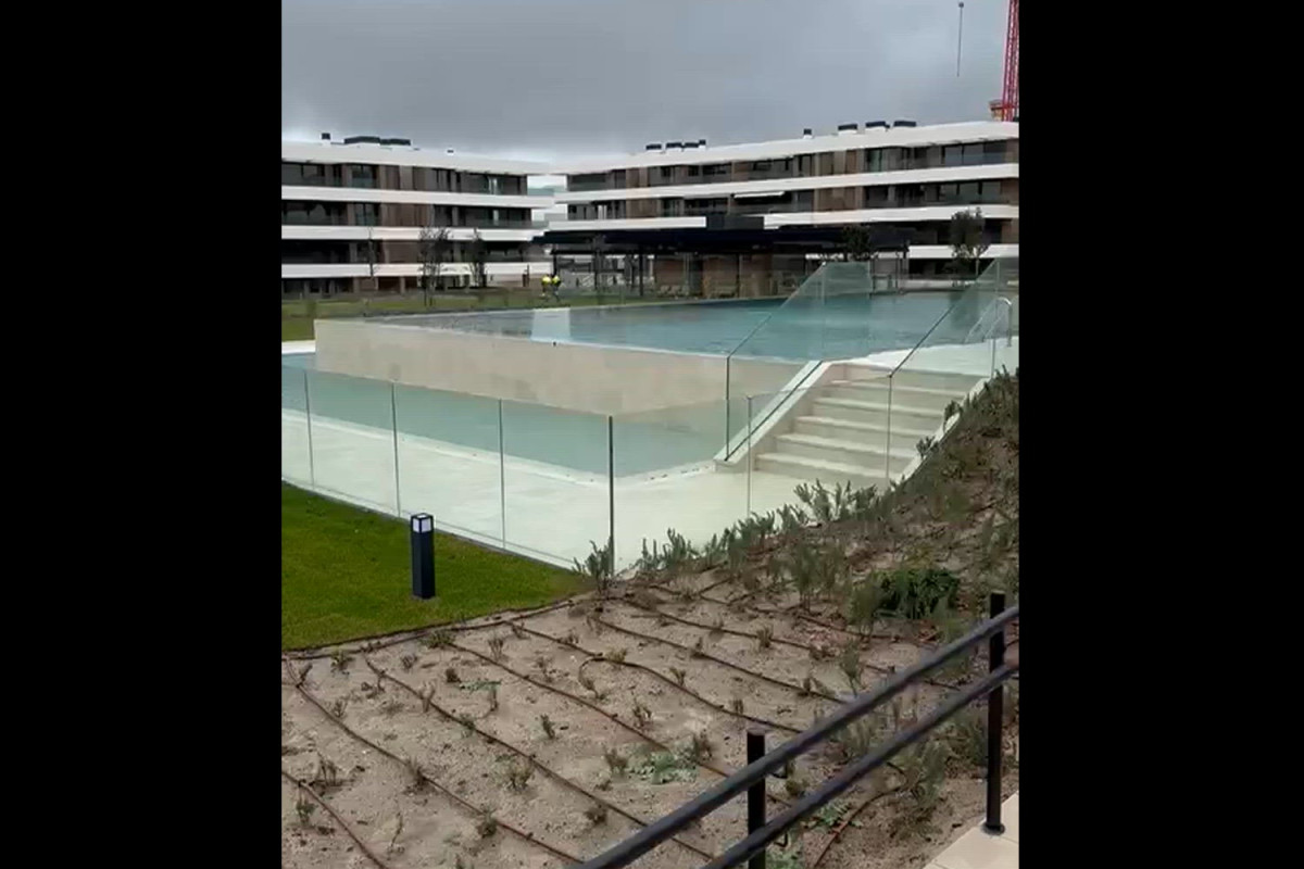 Sprzedaż parteru w C. de la Carrascosa, La Moraleja
photo 2