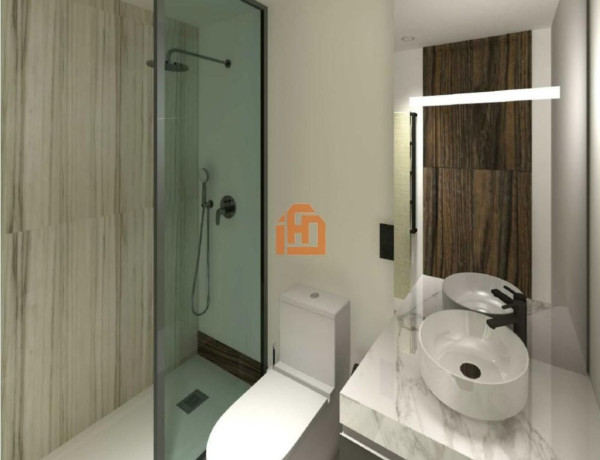 Piso en venta en Calle Bernardino de Sahagún, León thumbnail 2