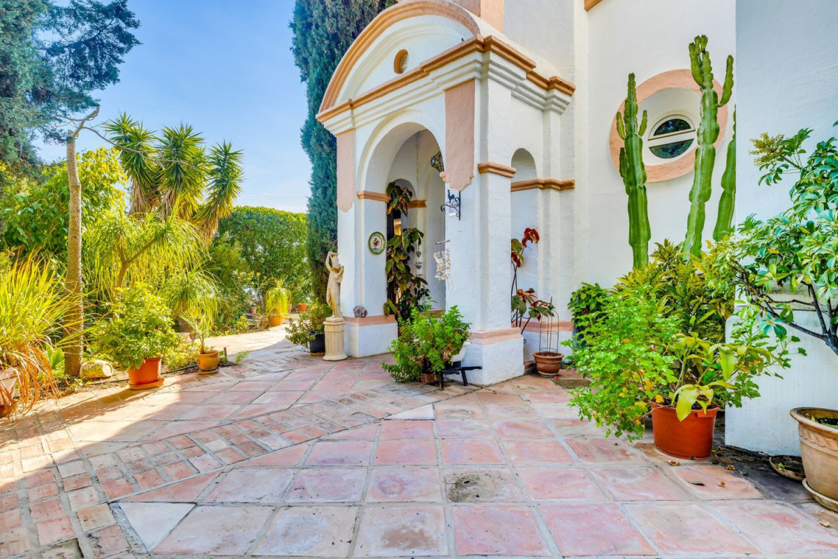 Sale of independent chalet in Selwo, Estepona
photo 3