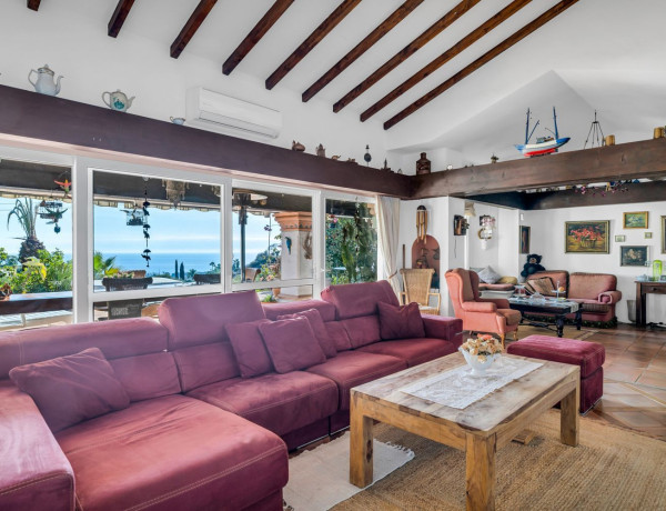 Detached villa for sale in  Selwo , Estepona photo 4