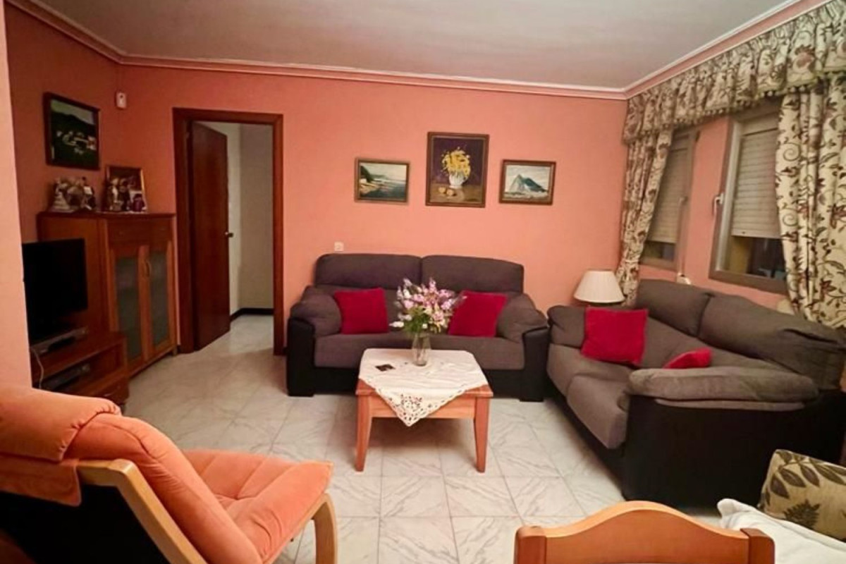 Продажа квартиры на Calle del moral, Ла Линеа де ла Консепсьон
 photo 3