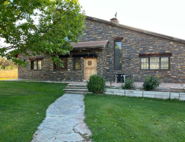 Detached villa for sale in , Maello photo 1