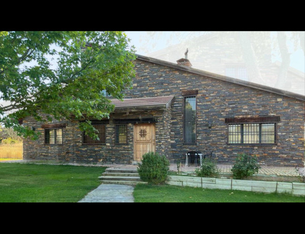 Detached villa for sale in , Maello photo 2