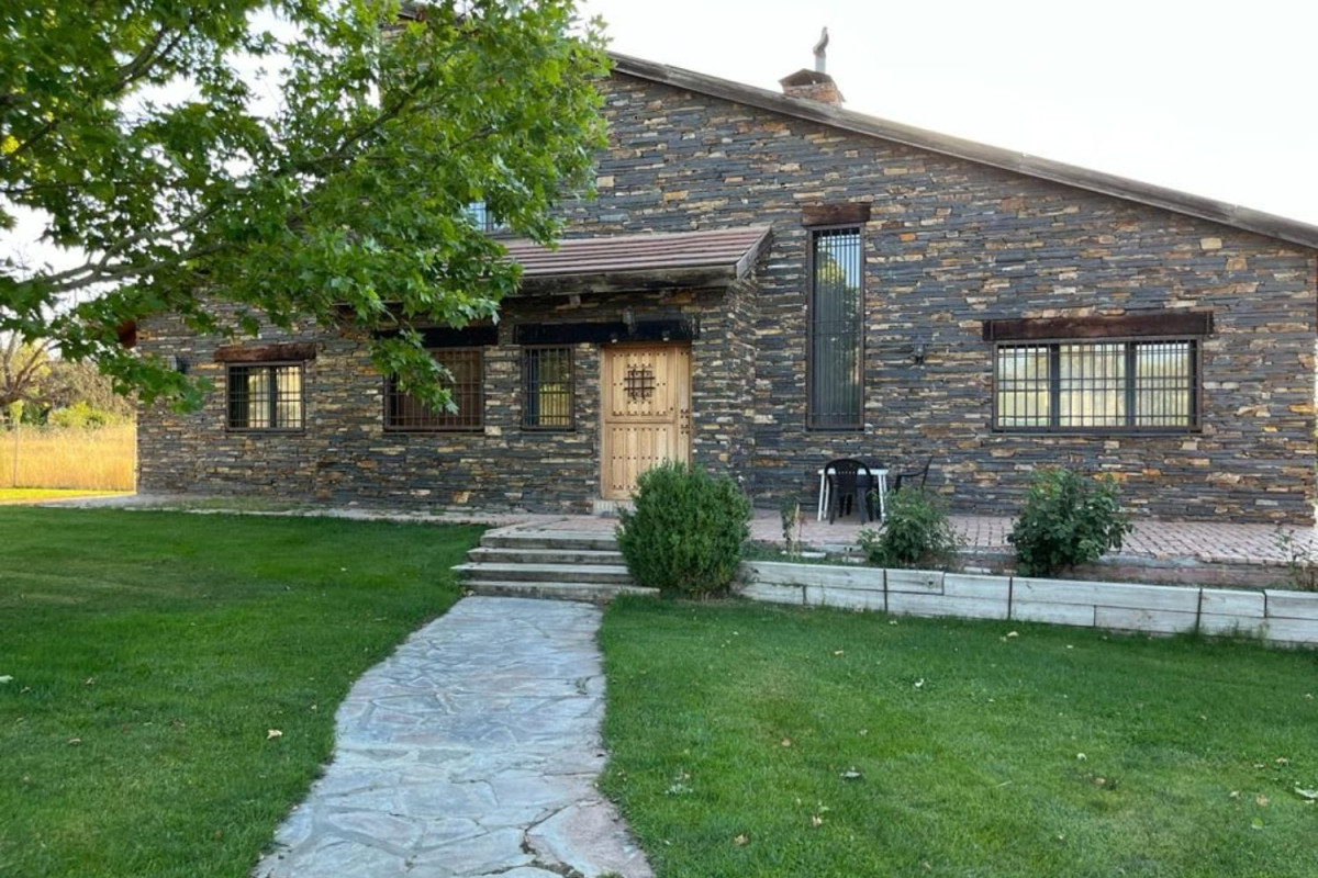 Casa o chalet independiente en venta en calle Ferrocarril, Maello
 photo 3