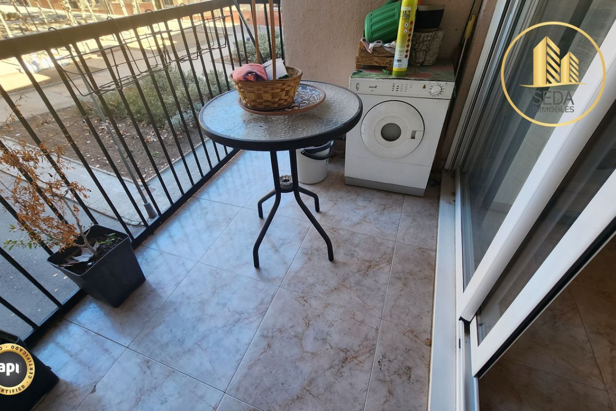 Venta de piso en Plaza TREBALL, Terrassa
photo 2