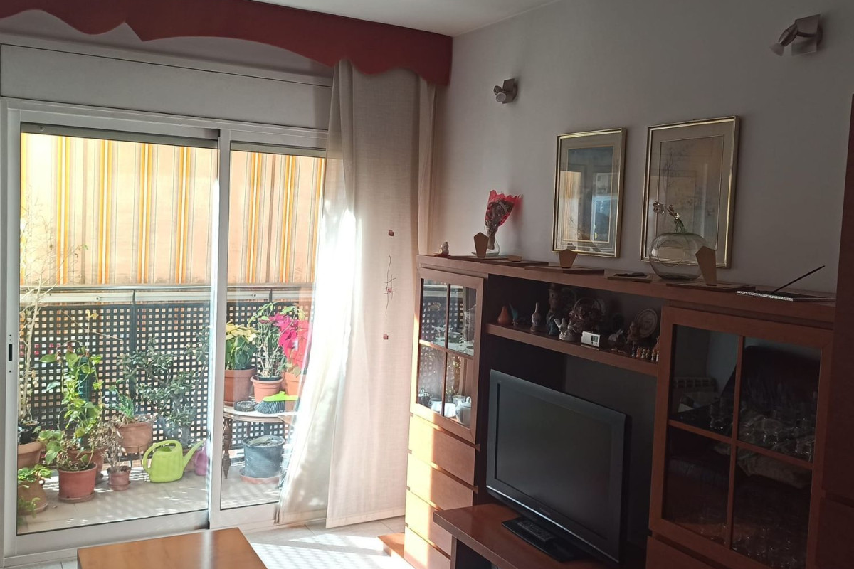 Piso en venta en Barberà del Vallès, Барбера-дел-Вальес
 photo 2
