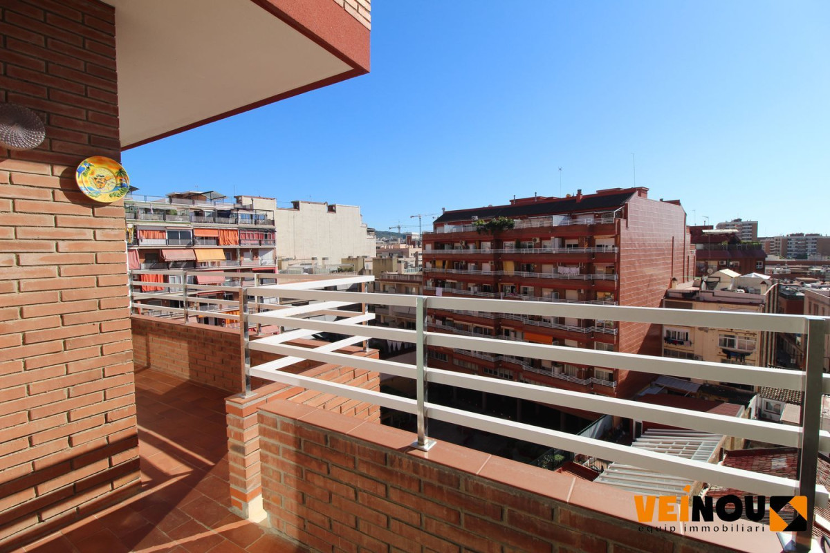 Sprzedaż mieszkania w Santiago Ramon y Cajal, Hospitalet de Llobregat
photo 2