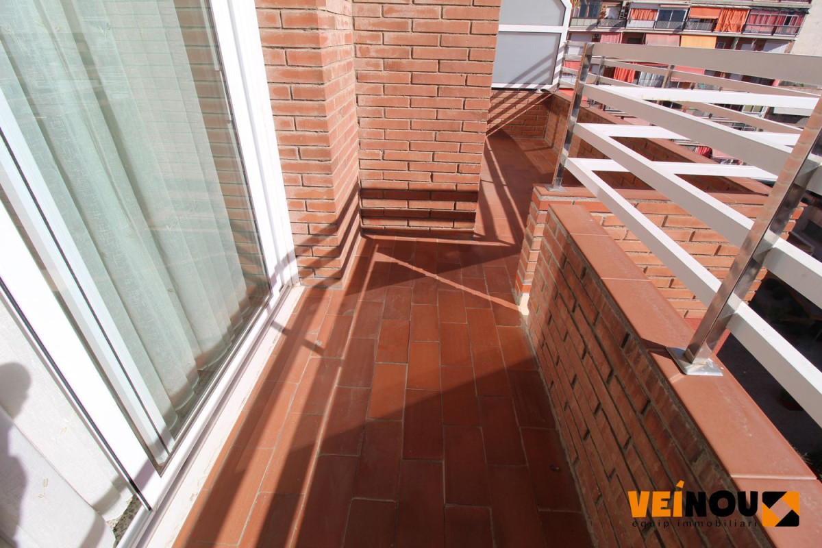 Sprzedaż mieszkania w Santiago Ramon y Cajal, Hospitalet de Llobregat
photo 3