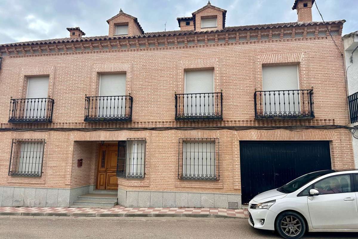 Sale of townhouse in , Arcicollar photo 2