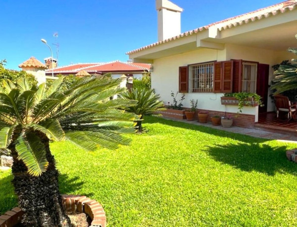 Chalet independiente en venta en Sector Laguna del Sopeton, Almonte thumbnail 2