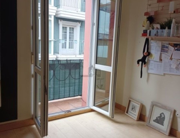 Piso en venta en Puerto Chico , Santander thumbnail 2