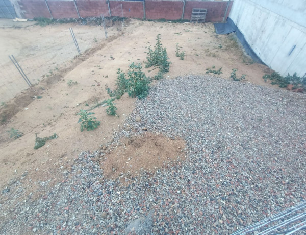Terreno en venta en Cassà de la Selva thumbnail 2