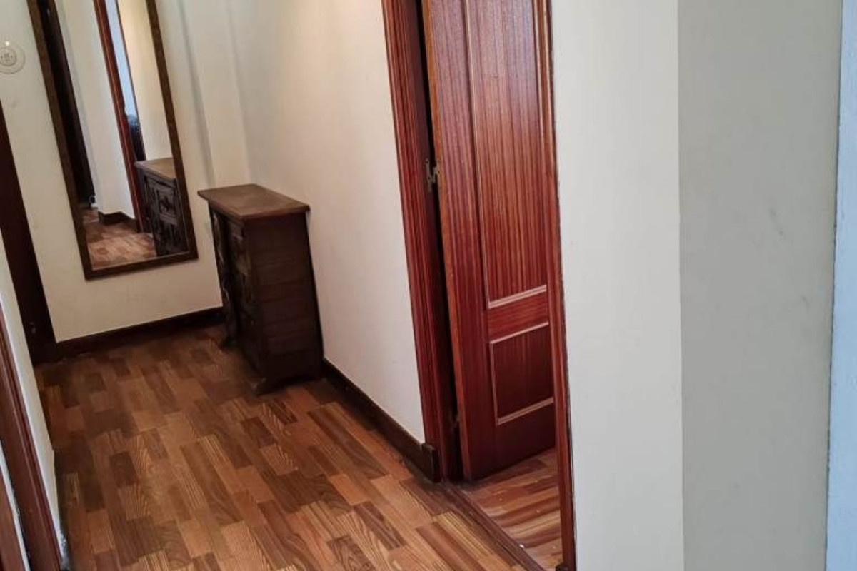 Sale of apartment in Zona Mª Cristina, Santander
photo 4