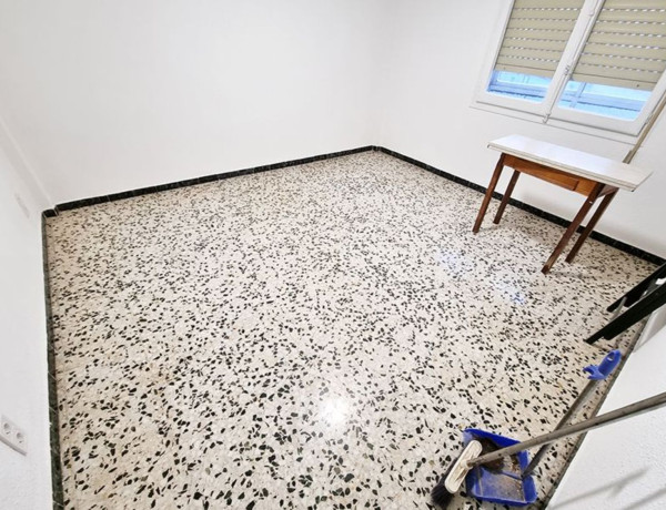 Piso en alquiler en , Muel thumbnail 2