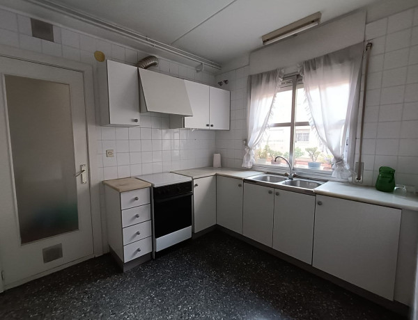 Продажа квартиры в Plaza orcasitas, El Prat de Llobregat thumbnail 2