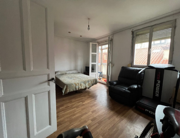 Piso en venta en San Celedonio, Santander thumbnail 1