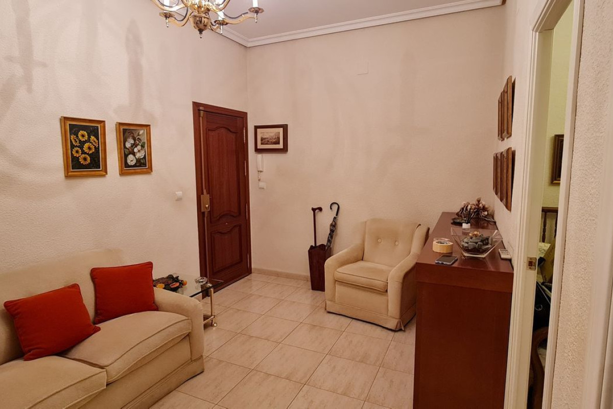 Продажа квартиры на Calle Infanta Doña María, Дистри́то Сиуда́д Харди́н
photo 2