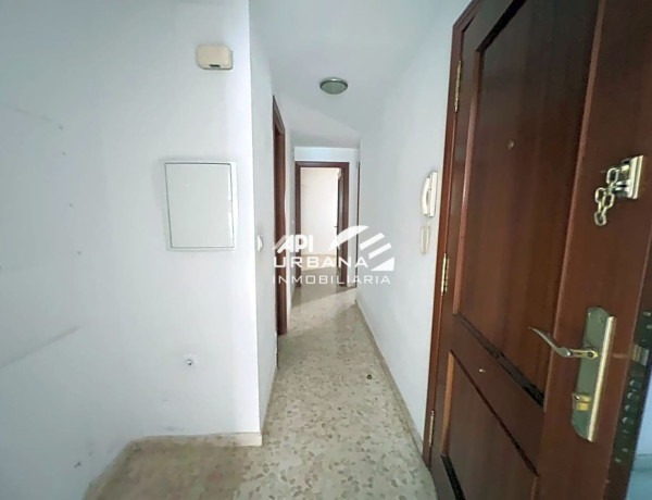 Bajo en venta en  Calle Antón Gómez, Lucena photo 1