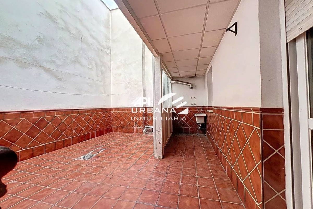 Sprzedaż parteru w Calle Antón Gómez, Lusenia
photo 4