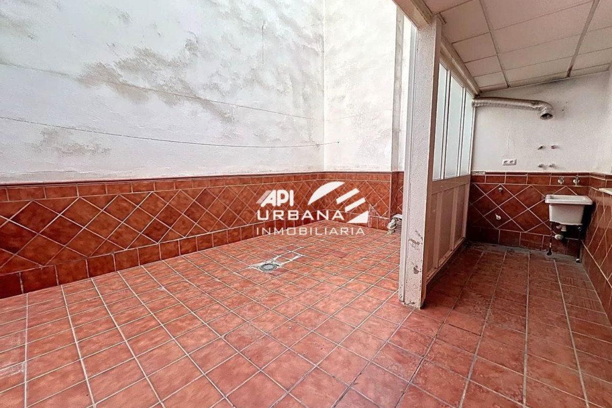 Sprzedaż parteru w Calle Antón Gómez, Lusenia
photo 5