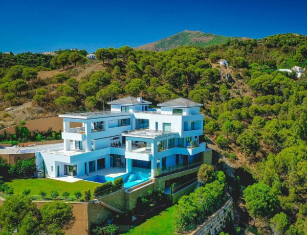 Chalet independiente en venta en Los Arqueros-Puerto del Almendro , Benahavís photo 1