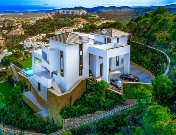 Chalet independiente en venta en  Los Arqueros-Puerto del Almendro , Benahavís photo 4