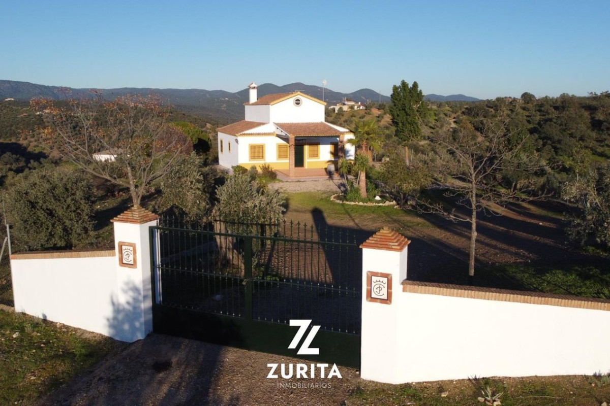 Venta de finca rústica en , Montoro photo 2