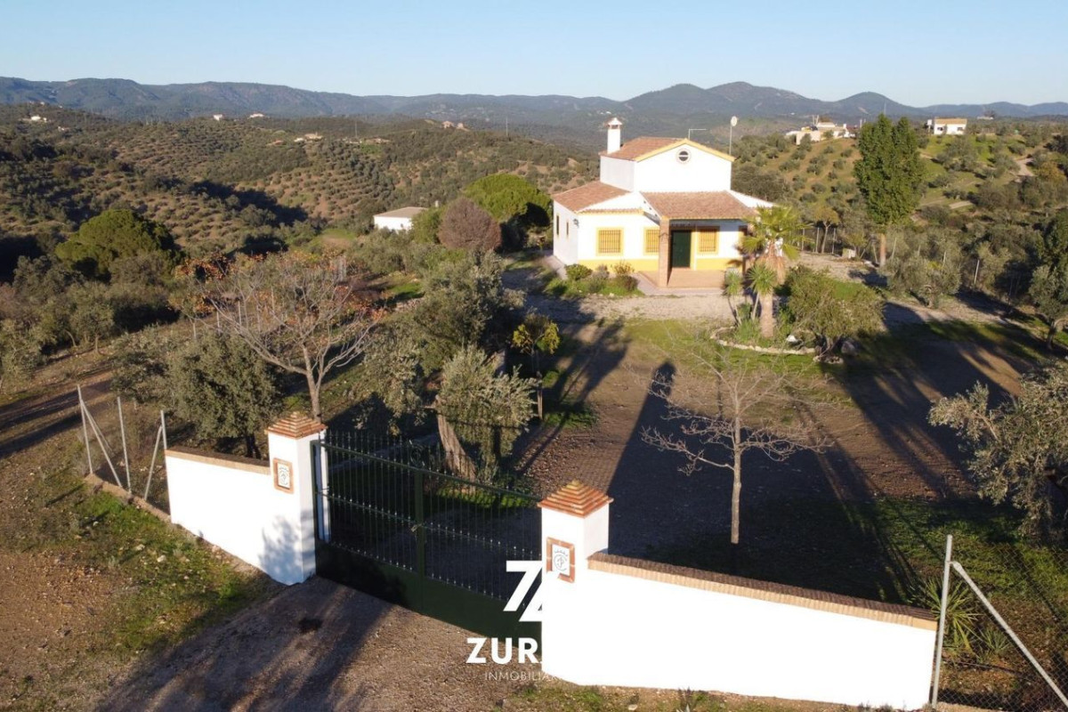 Venta de finca rústica en , Montoro photo 3