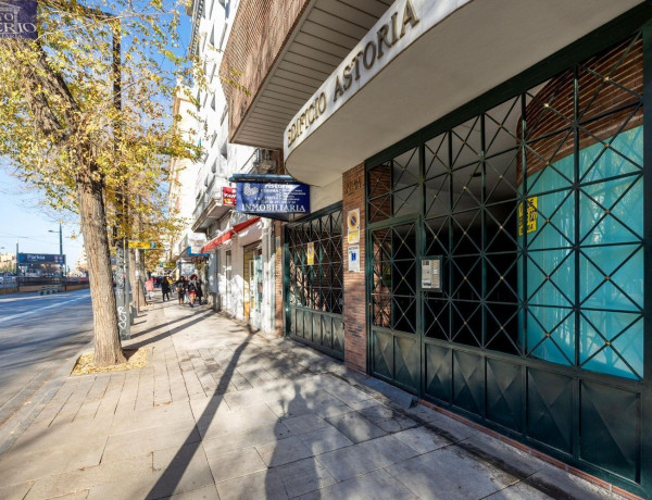 Garaje en venta en Avenida de la Constitución , Granada thumbnail 2