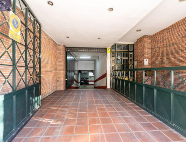 Garaje en venta en Avenida de la Constitución , Granada photo 1