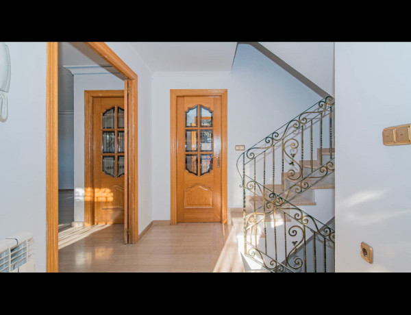 Chalet adosado en venta en , Gojar thumbnail 1