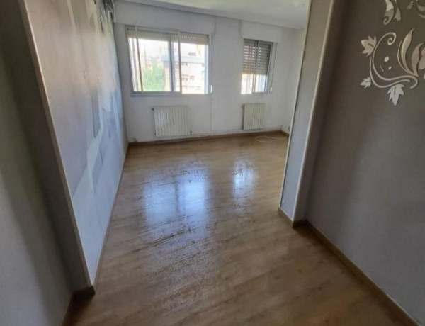 Bajo en venta en  Calle de Joaquín Velasco Martín, Valladolid photo 3