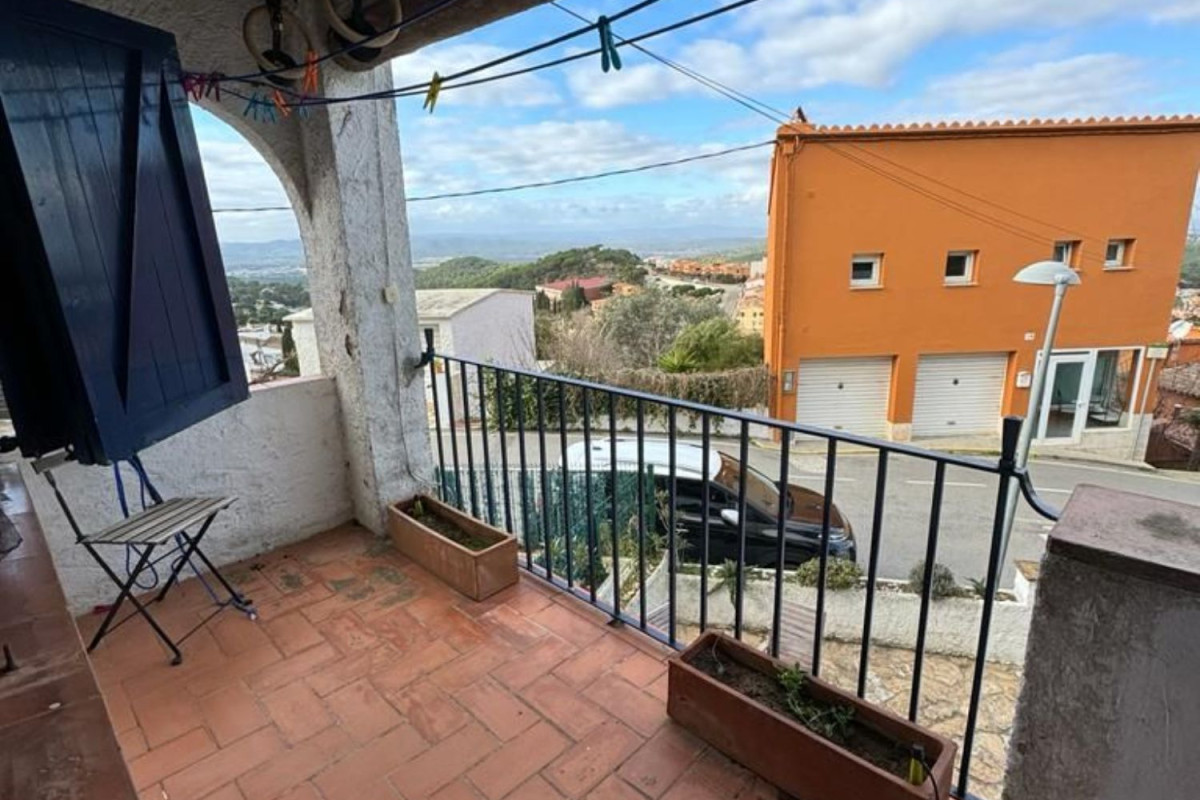 Sprzedaż parteru w Calle de Francesc Deulofeu, 5, Begur
 photo 2