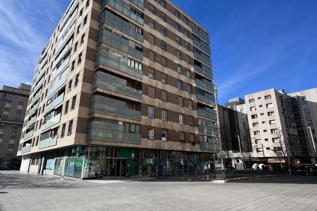 Venta de garaje en San Juan , Pamplona/Iruña photo 3