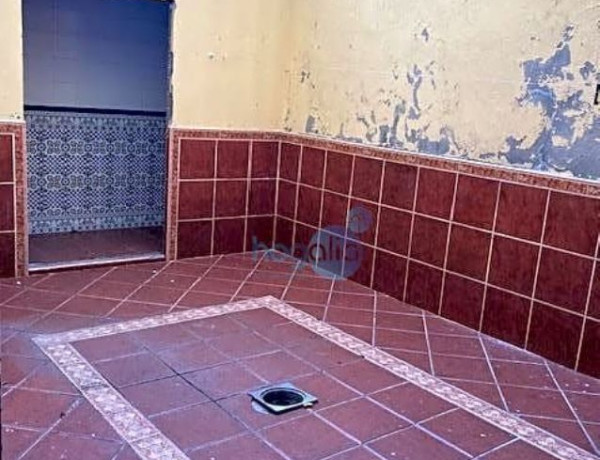 Коттедж на продажу в  Calle Begonia, Alcalá de Guadaira photo 1