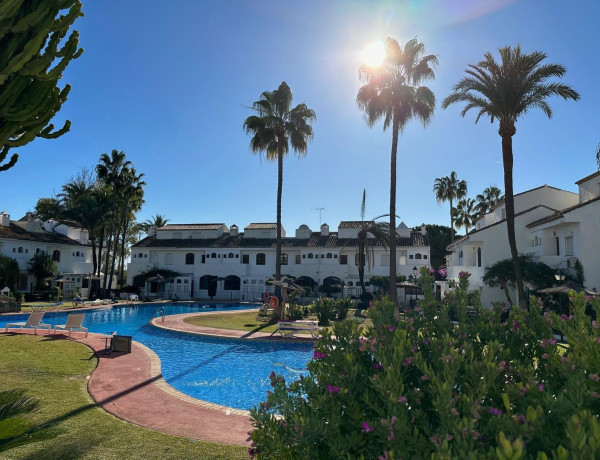 Semi-detached house for sale in Calle Somontano , Estepona thumbnail 2