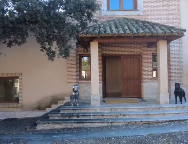 Chalet independiente en venta en  Urb. Pueblo - Bularas, Pozuelo de Alarcón photo 2