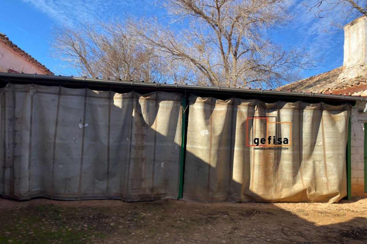 Terreno en venta en Valdepeñas, Ciudad Real photo 3