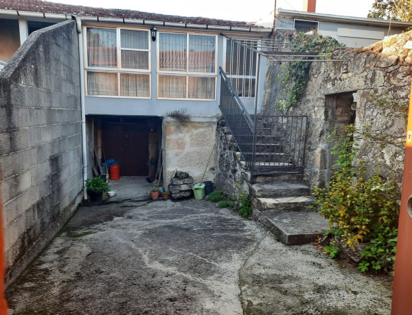 Casa de pueblo en venta en o Picouto thumbnail 2