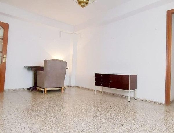 Piso en venta en  Santa Rosa - Valdeolleros , Distrito Santa Rosa - Valdeolleros photo 1